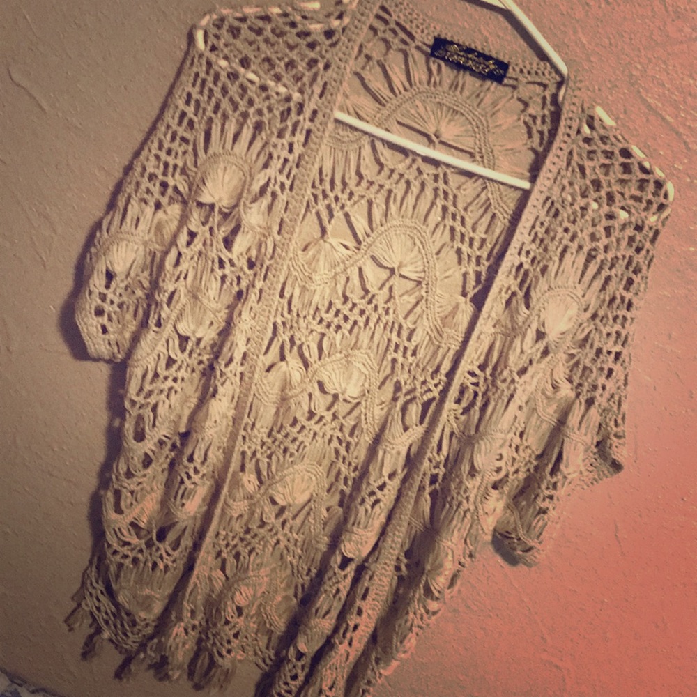 Bohemian knit circular lace pattern. Too cute